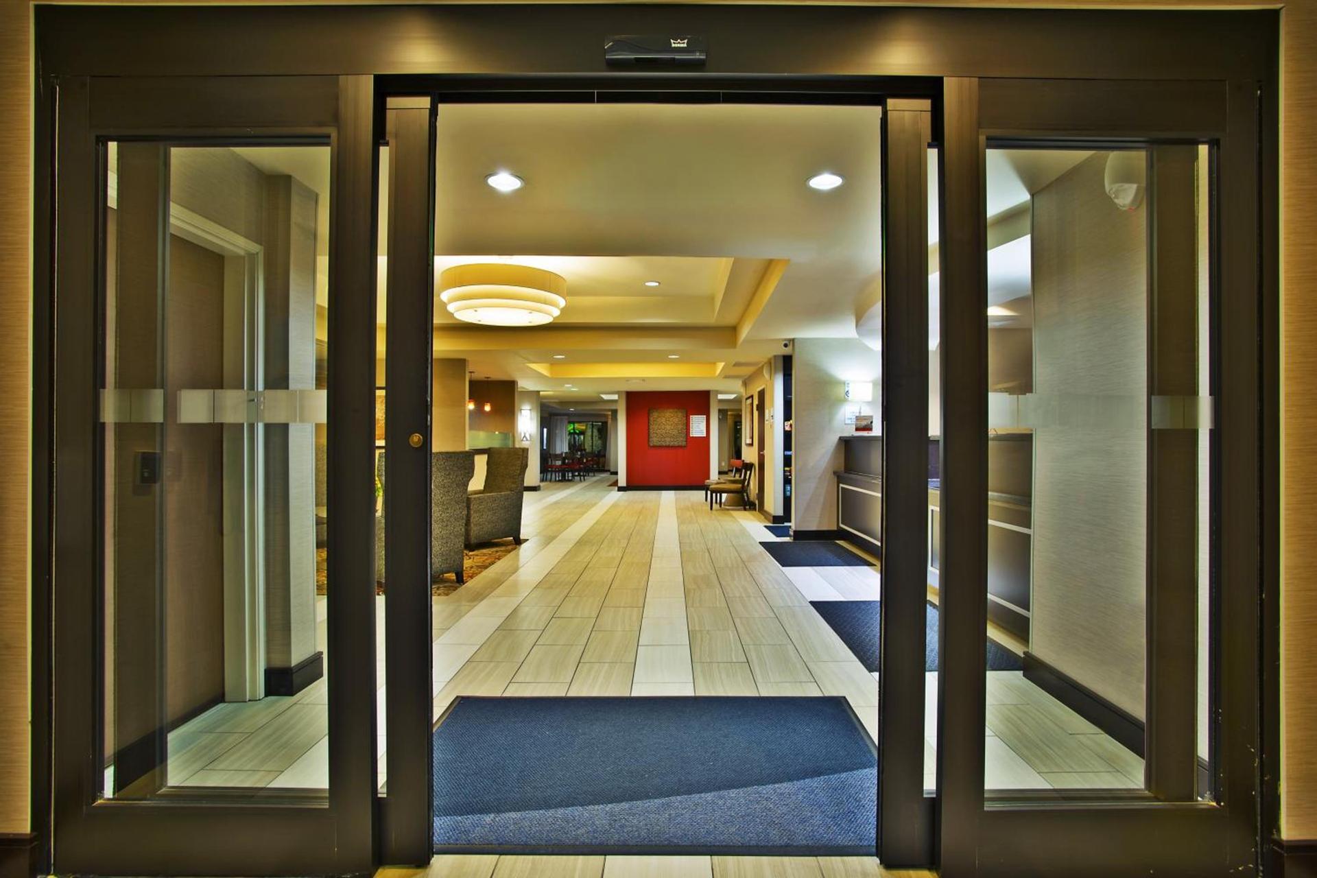 Holiday Inn Express & Suites Springfield by IHG photo 8