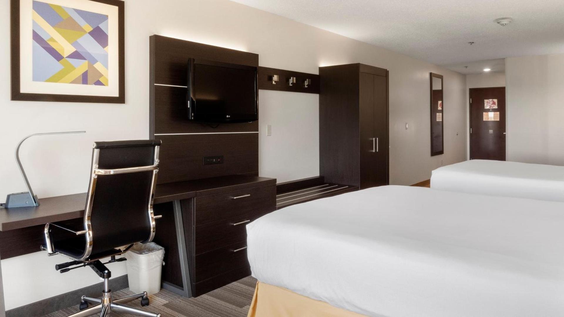 Holiday Inn Express Hotel & Suites Newton Sparta by IHG photo 17
