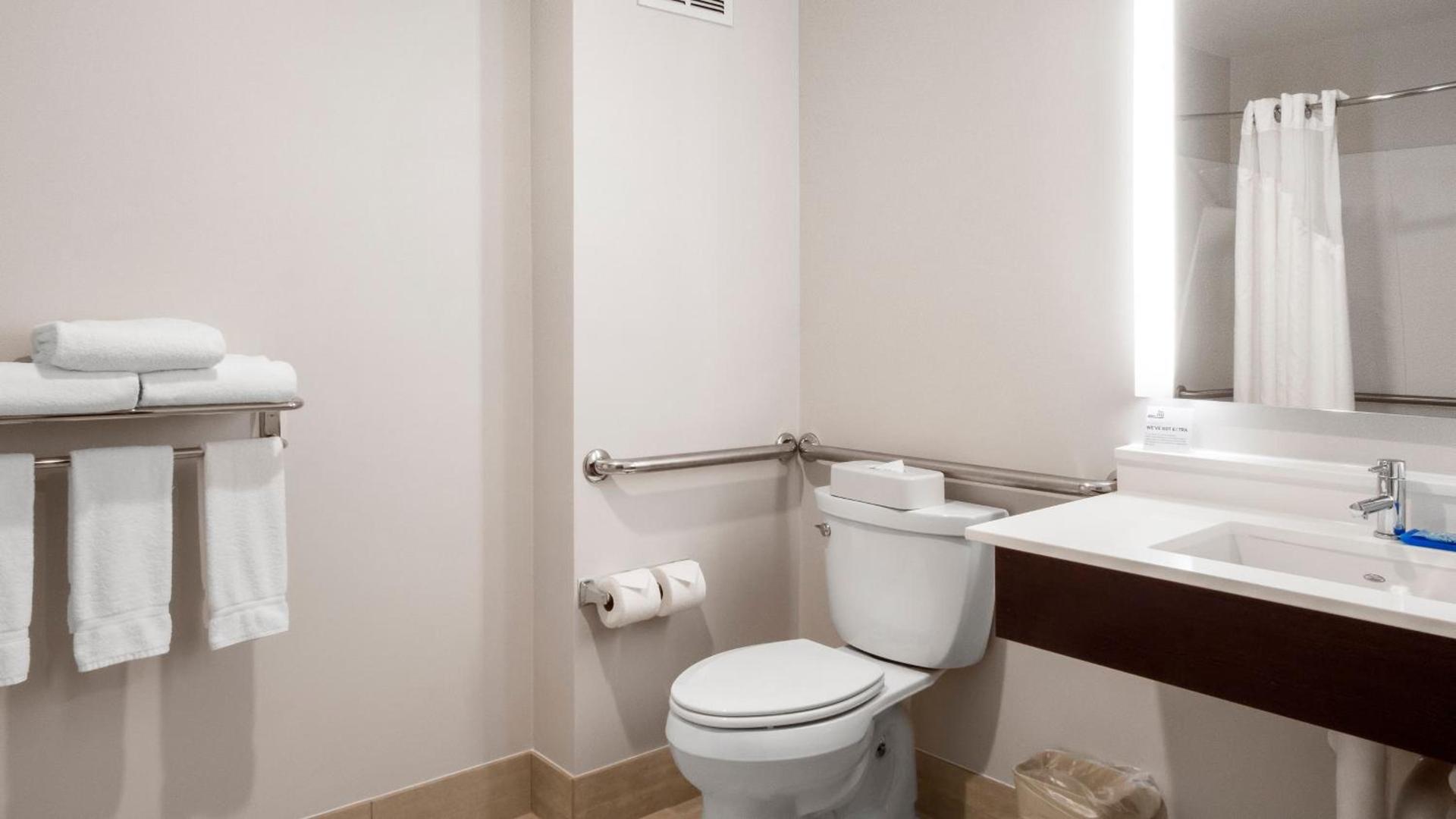 Holiday Inn Express Hotel & Suites Newton Sparta by IHG photo 42