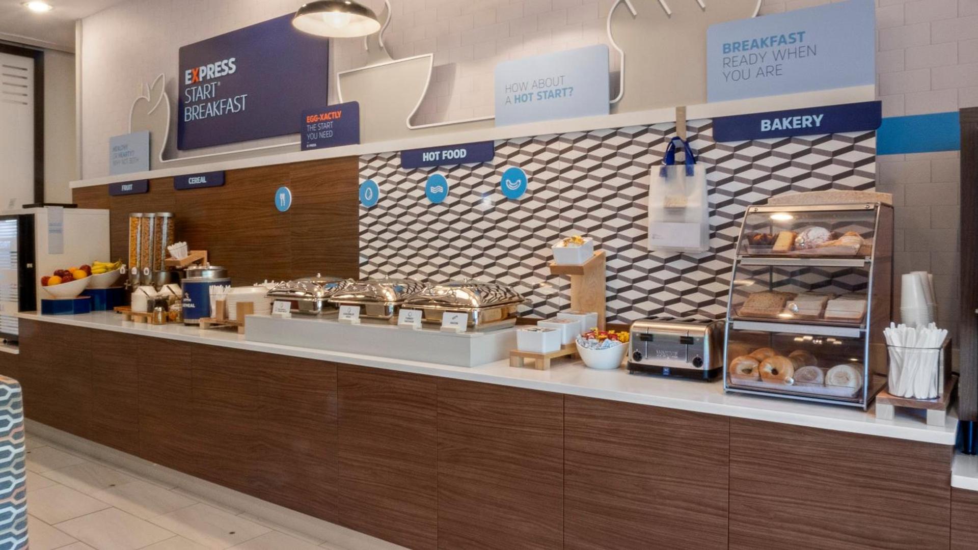 Holiday Inn Express Hotel & Suites Newton Sparta by IHG photo 53