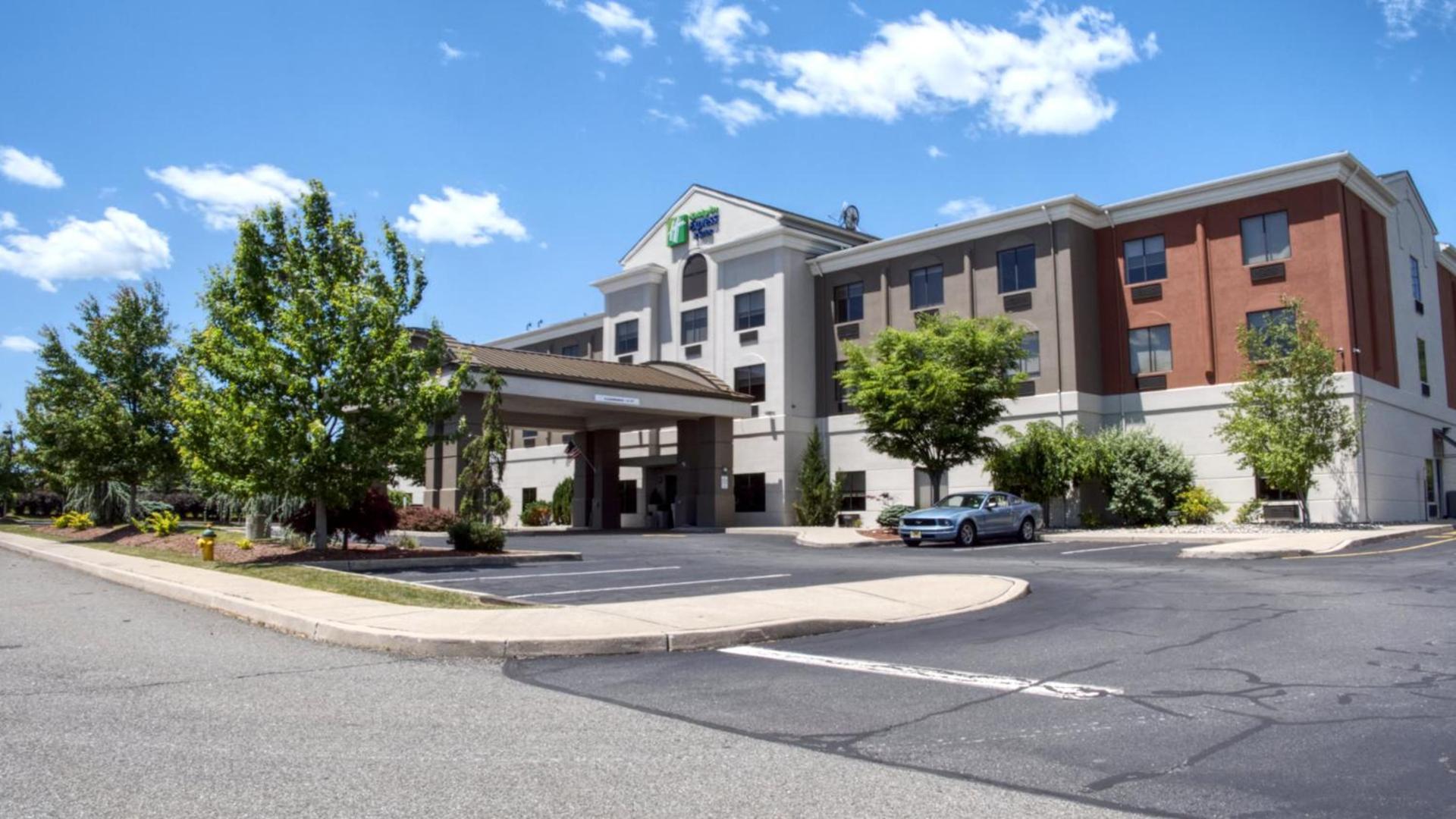Holiday Inn Express Hotel & Suites Newton Sparta by IHG photo 1