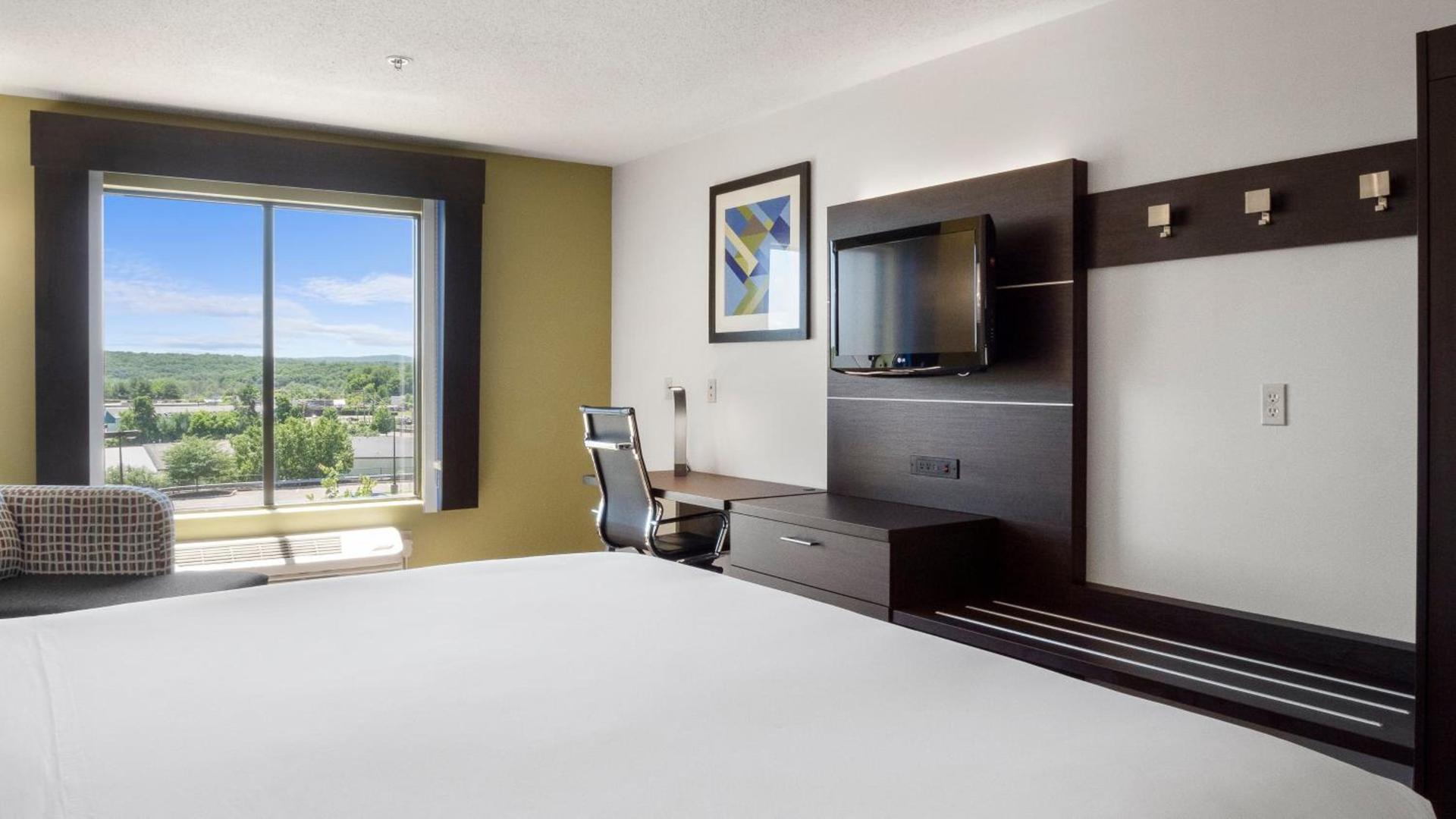 Holiday Inn Express Hotel & Suites Newton Sparta by IHG photo 34