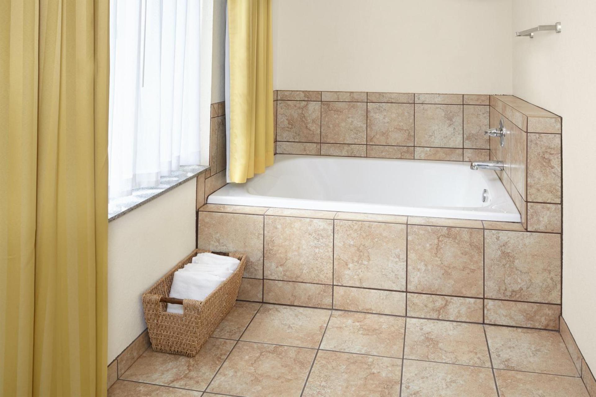 Holiday Inn Express Pekin - Peoria Area by IHG photo 21