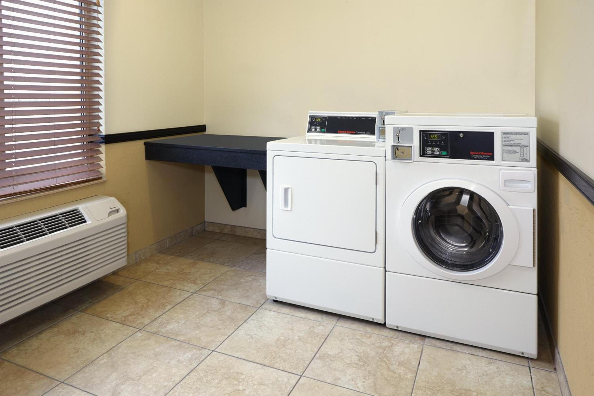 Holiday Inn Express Pekin - Peoria Area by IHG photo 8
