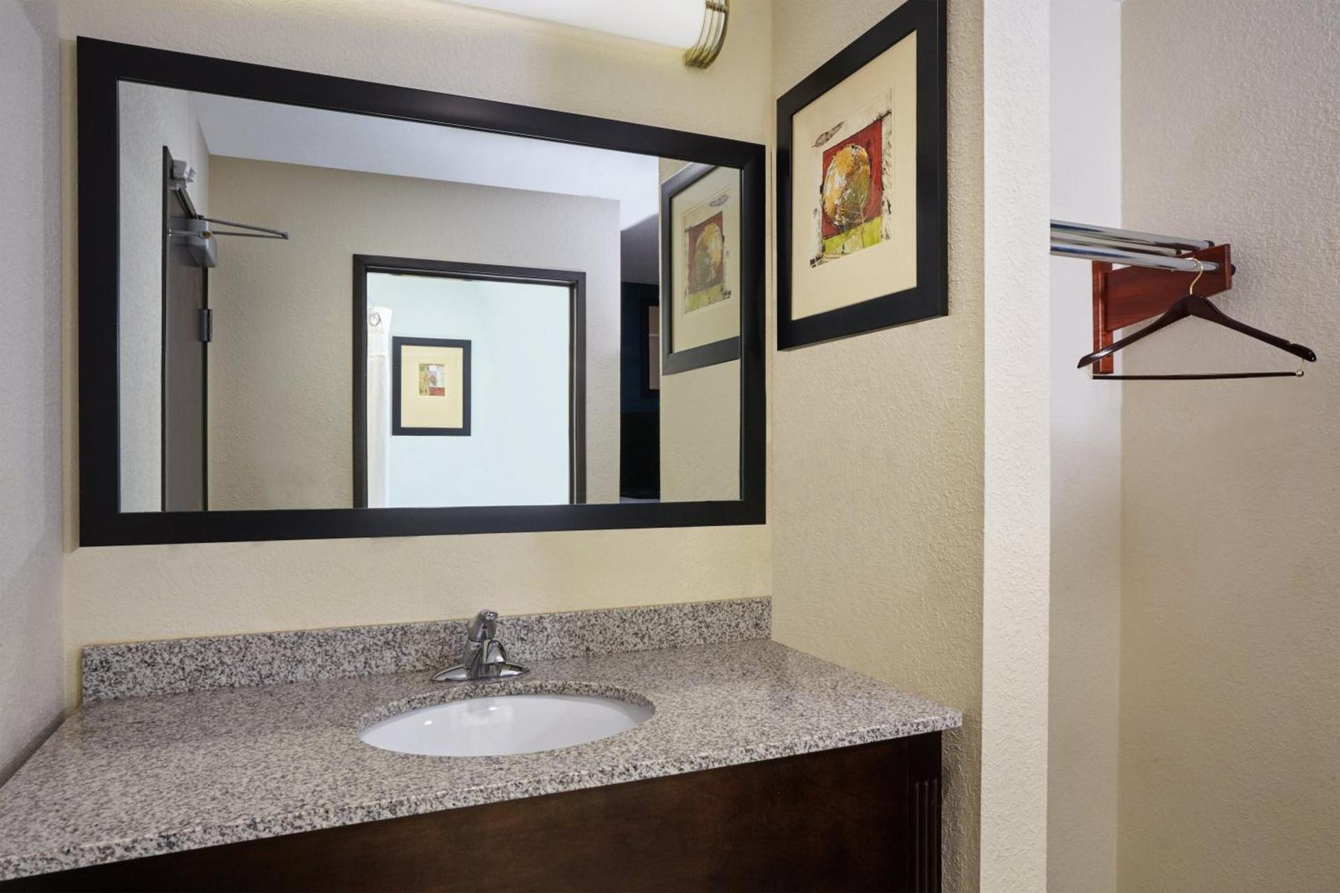 Holiday Inn Express Pekin - Peoria Area by IHG photo 33