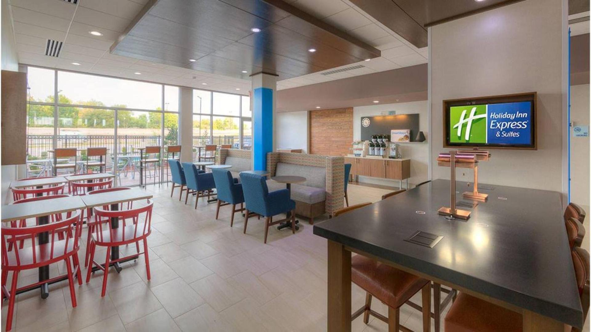 Holiday Inn Express Hotel & Suites Mount Pleasant by IHG photo 11