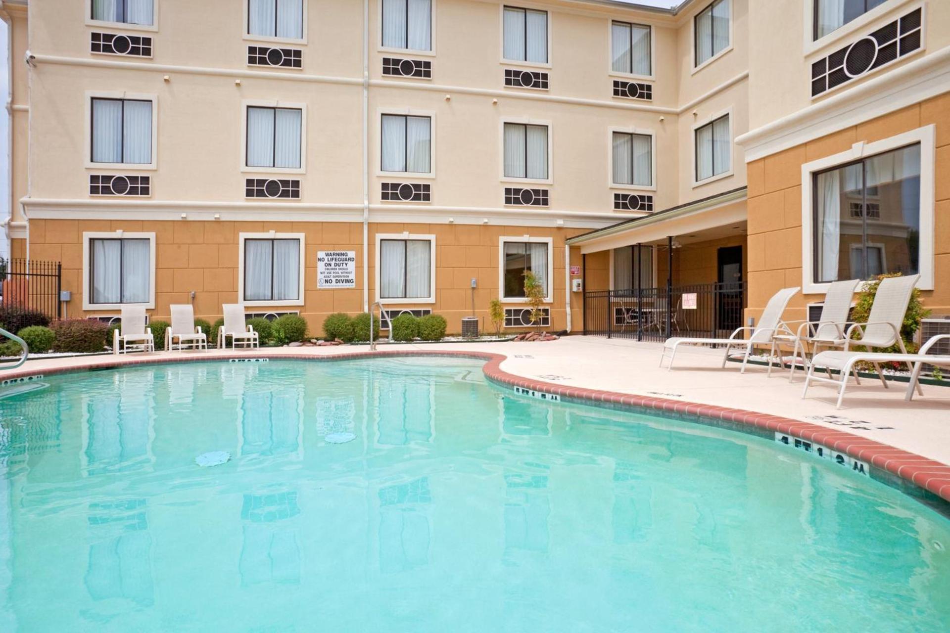 Holiday Inn Express Hotel & Suites Mount Pleasant by IHG photo 30