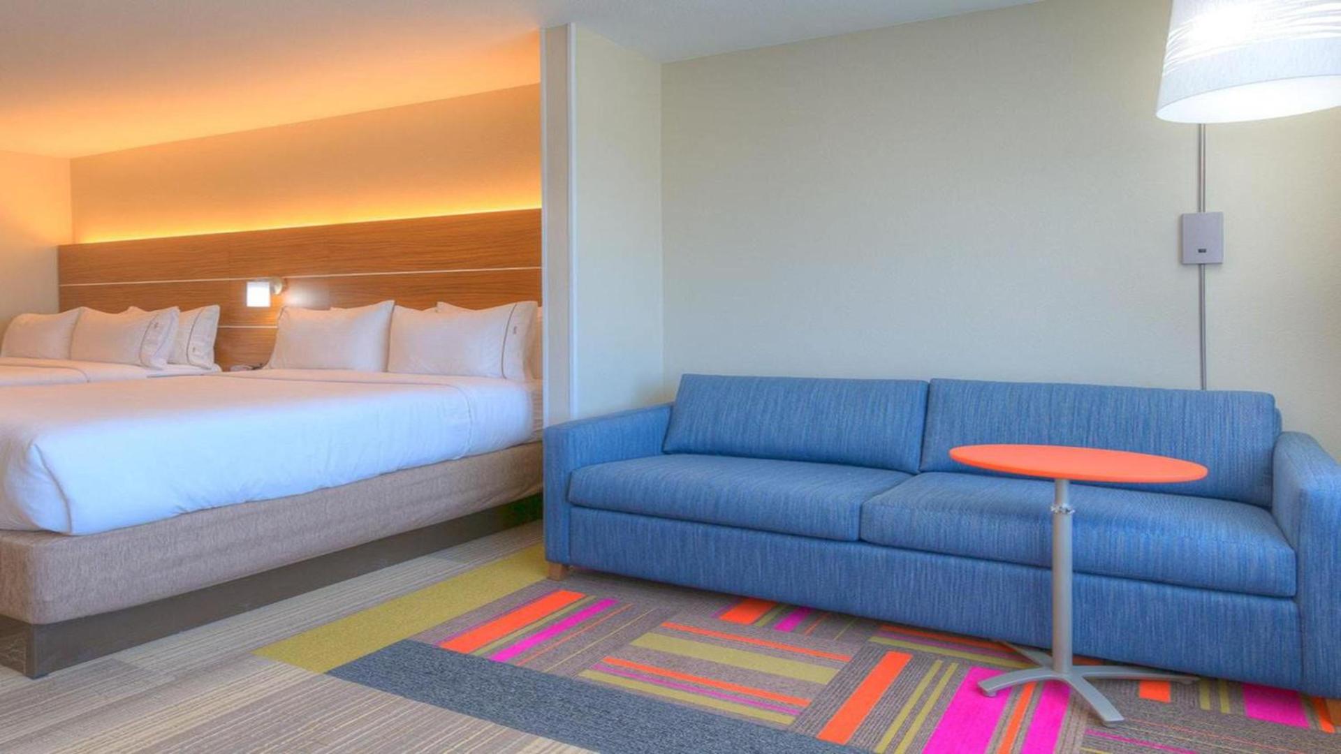 Holiday Inn Express Hotel & Suites Mount Pleasant by IHG photo 48