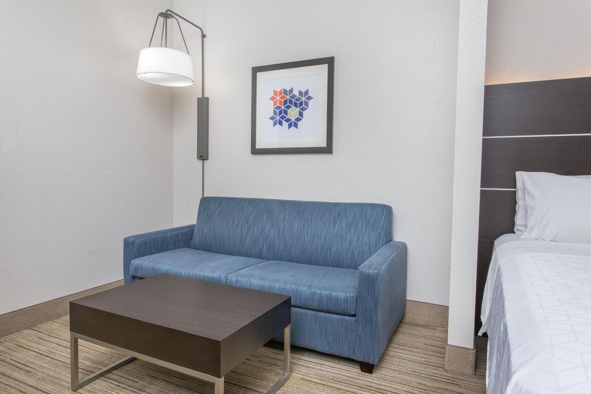 Holiday Inn Express and Suites Silver Springs - Ocala by IHG photo 22