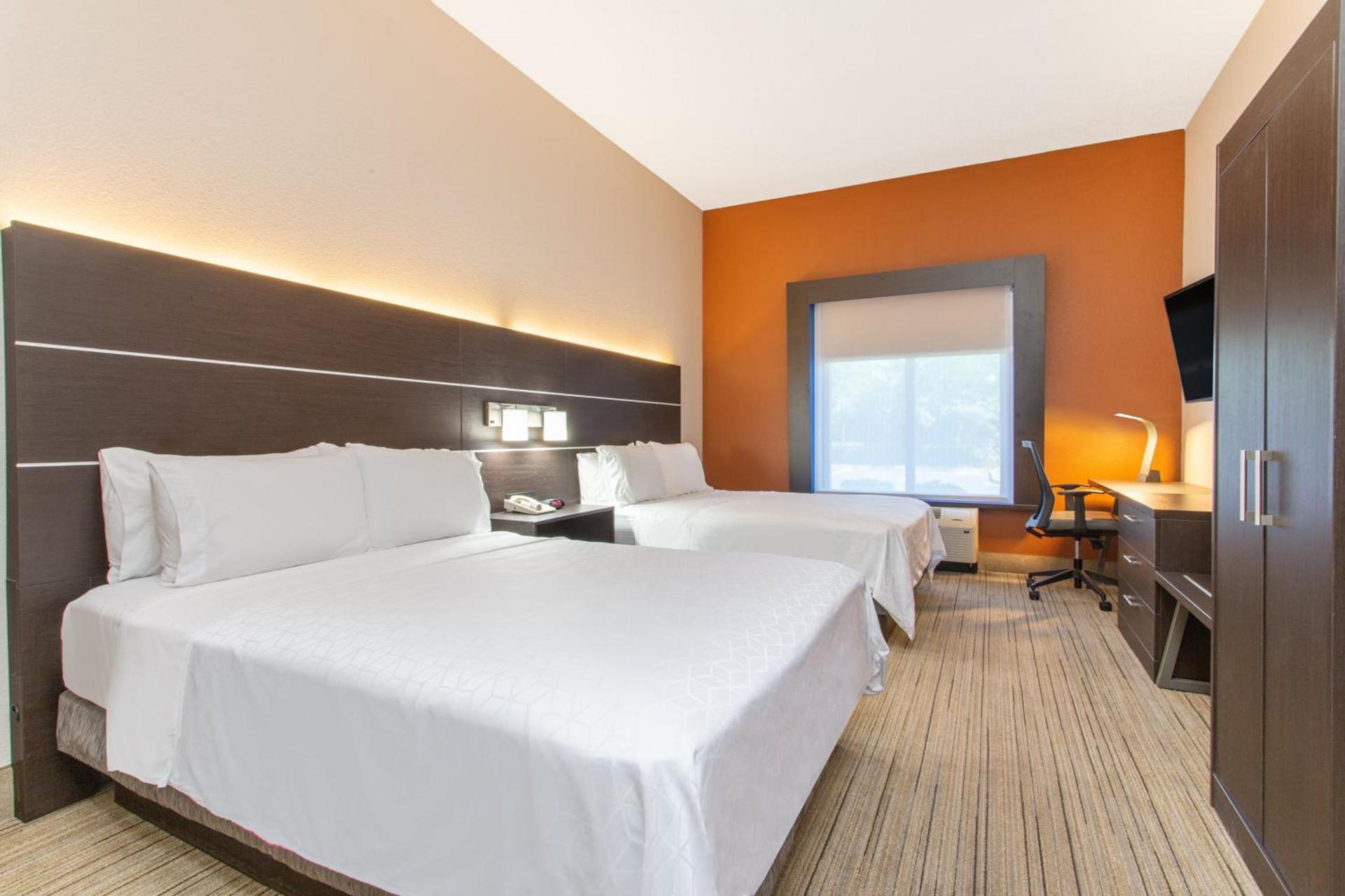 Holiday Inn Express and Suites Silver Springs - Ocala by IHG photo 43