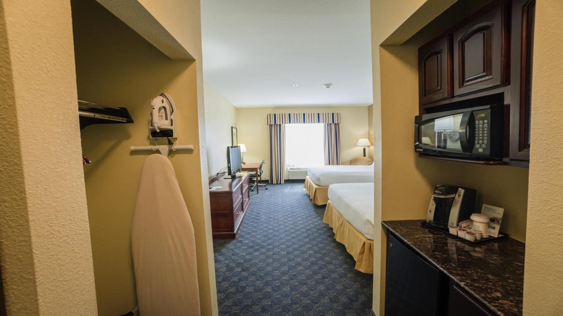 Holiday Inn Express Hotel & Suites Pampa by IHG photo 58