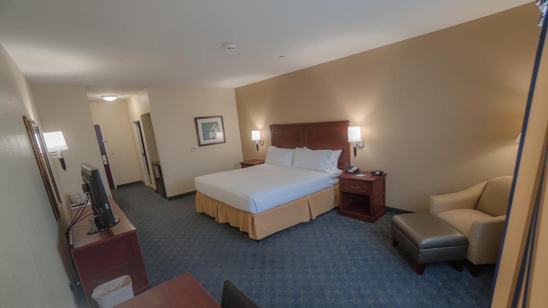 Holiday Inn Express Hotel & Suites Pampa by IHG photo 56
