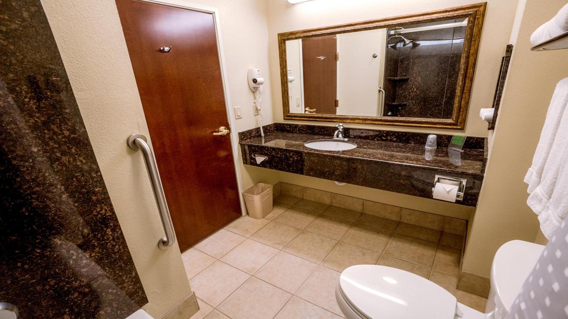 Holiday Inn Express Hotel & Suites Pampa by IHG photo 41