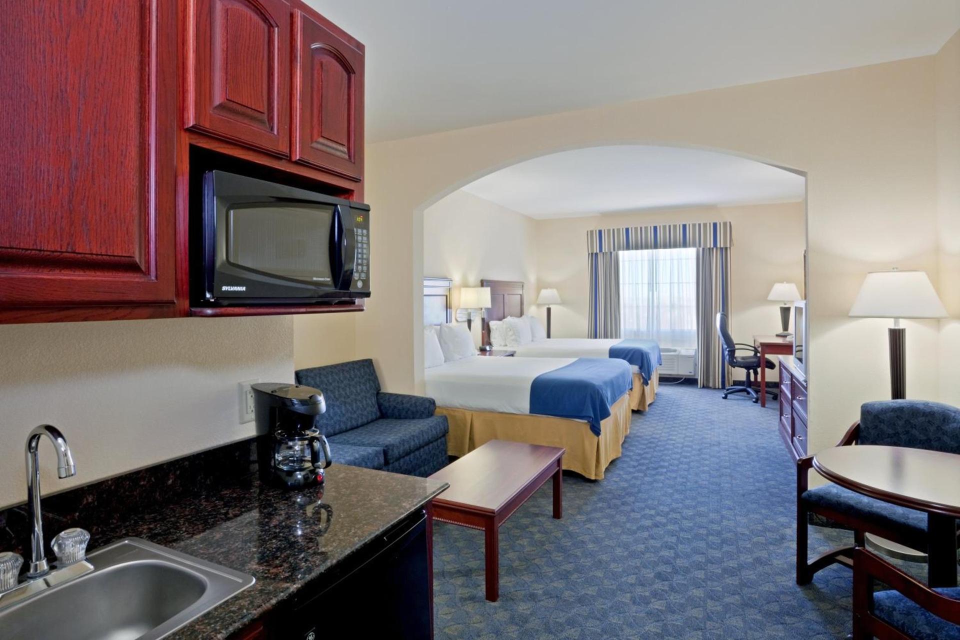 Holiday Inn Express Hotel & Suites Pampa by IHG photo 59