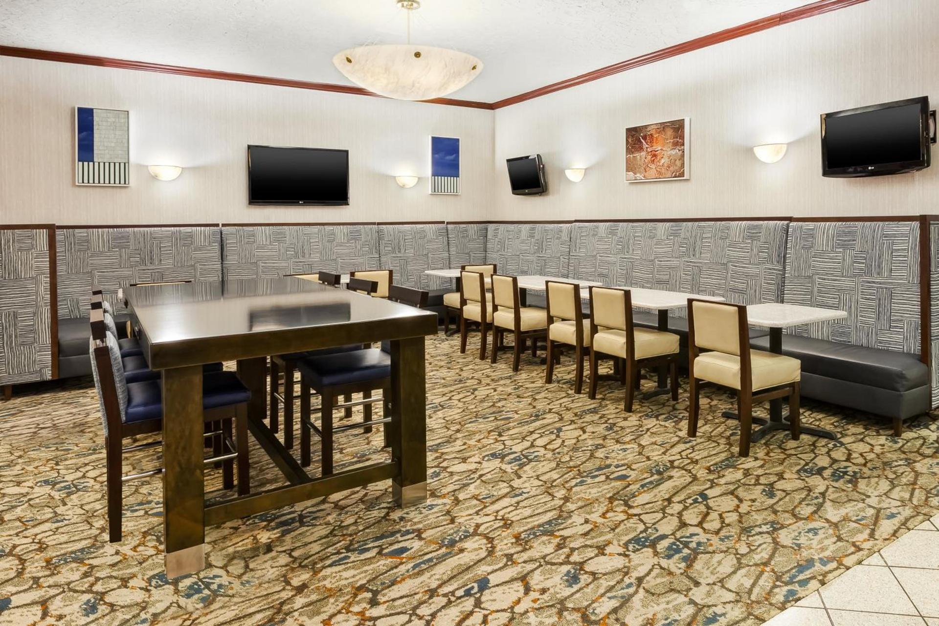 Crowne Plaza Columbus North - Worthington by IHG photo 23
