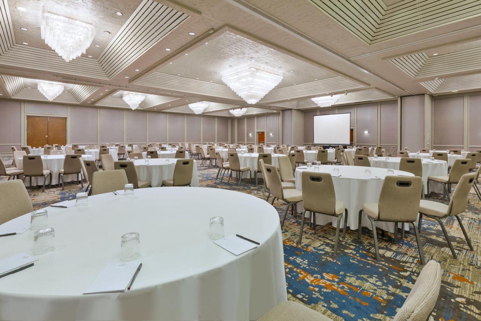 Crowne Plaza Columbus North - Worthington by IHG photo 39