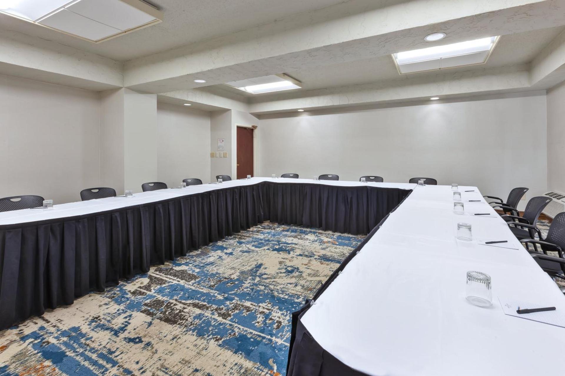 Crowne Plaza Columbus North - Worthington by IHG photo 26