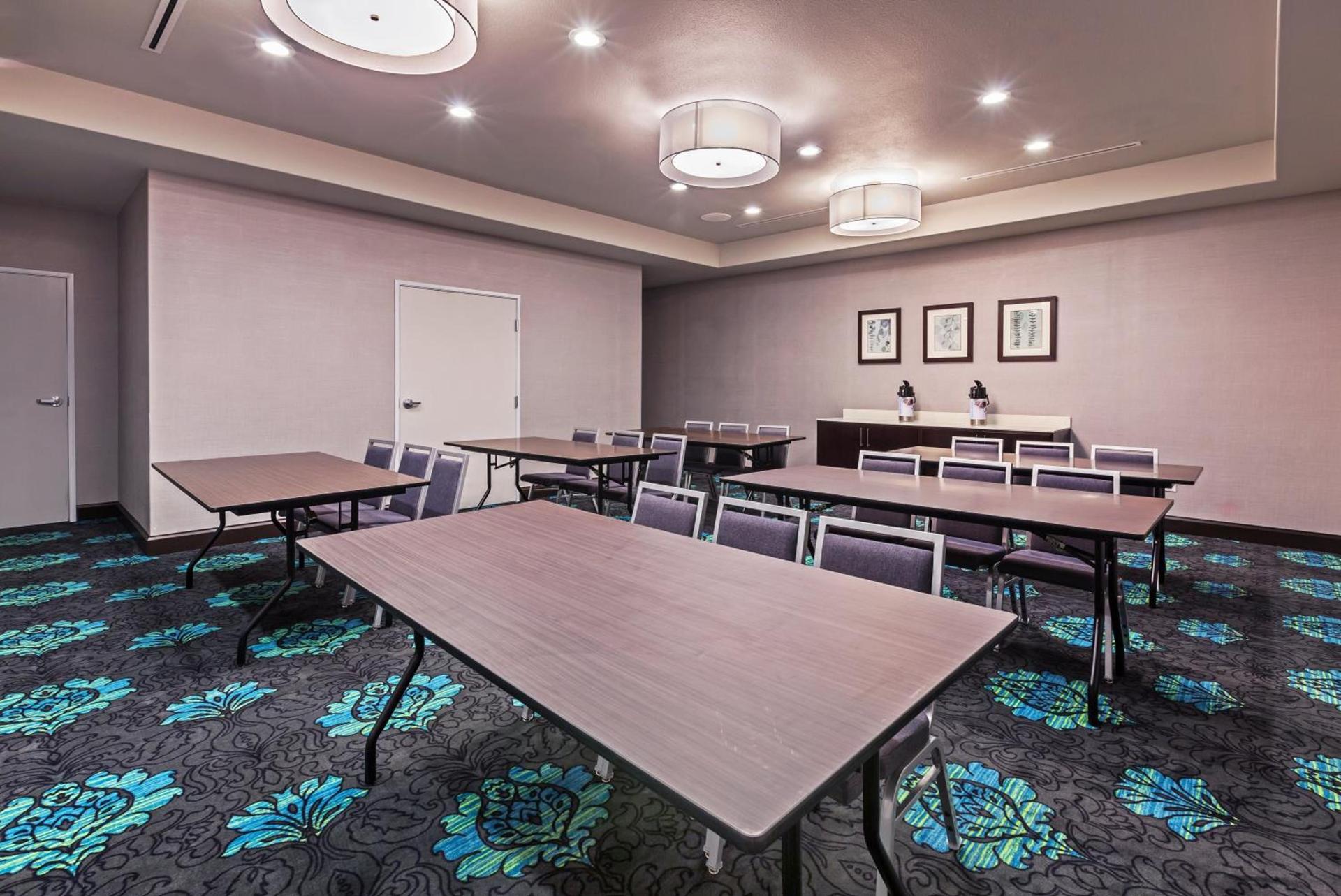 Holiday Inn Express and Suites Killeen-Fort Hood Area, an IHG Hotel photo 4