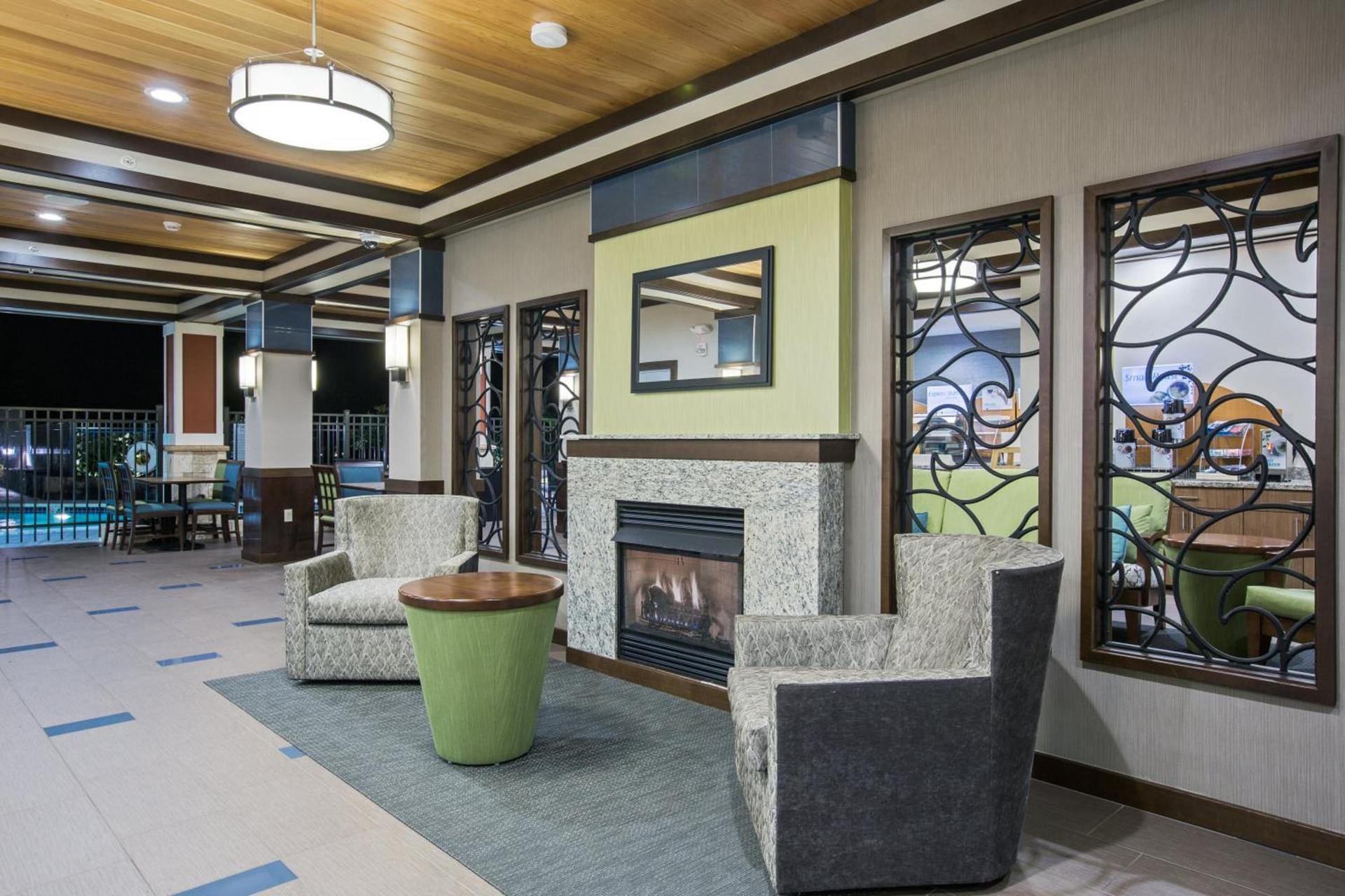 Holiday Inn Express & Suites Kailua-Kona by IHG photo 2
