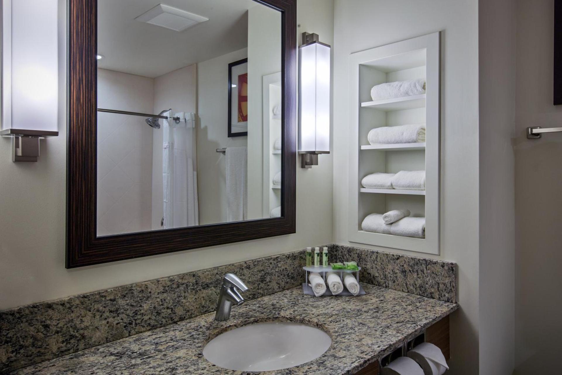 Holiday Inn Express & Suites Kailua-Kona by IHG photo 41