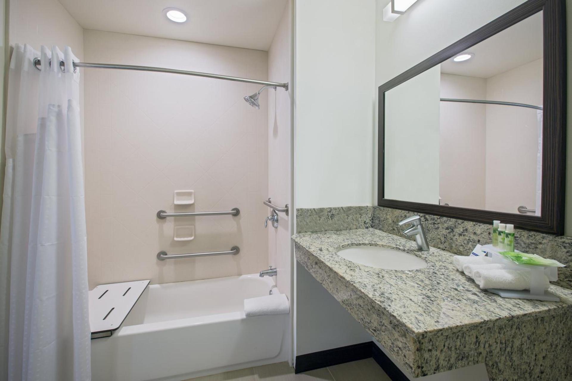 Holiday Inn Express & Suites Kailua-Kona by IHG photo 26