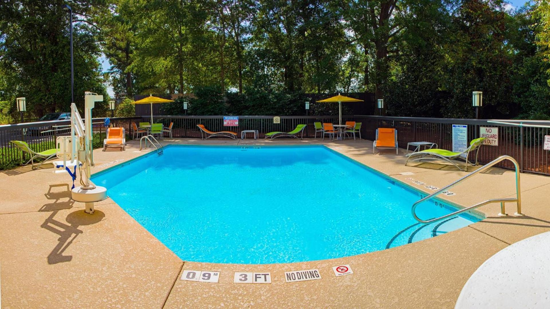 Holiday Inn Express Hotel & Suites Kinston by IHG photo 2