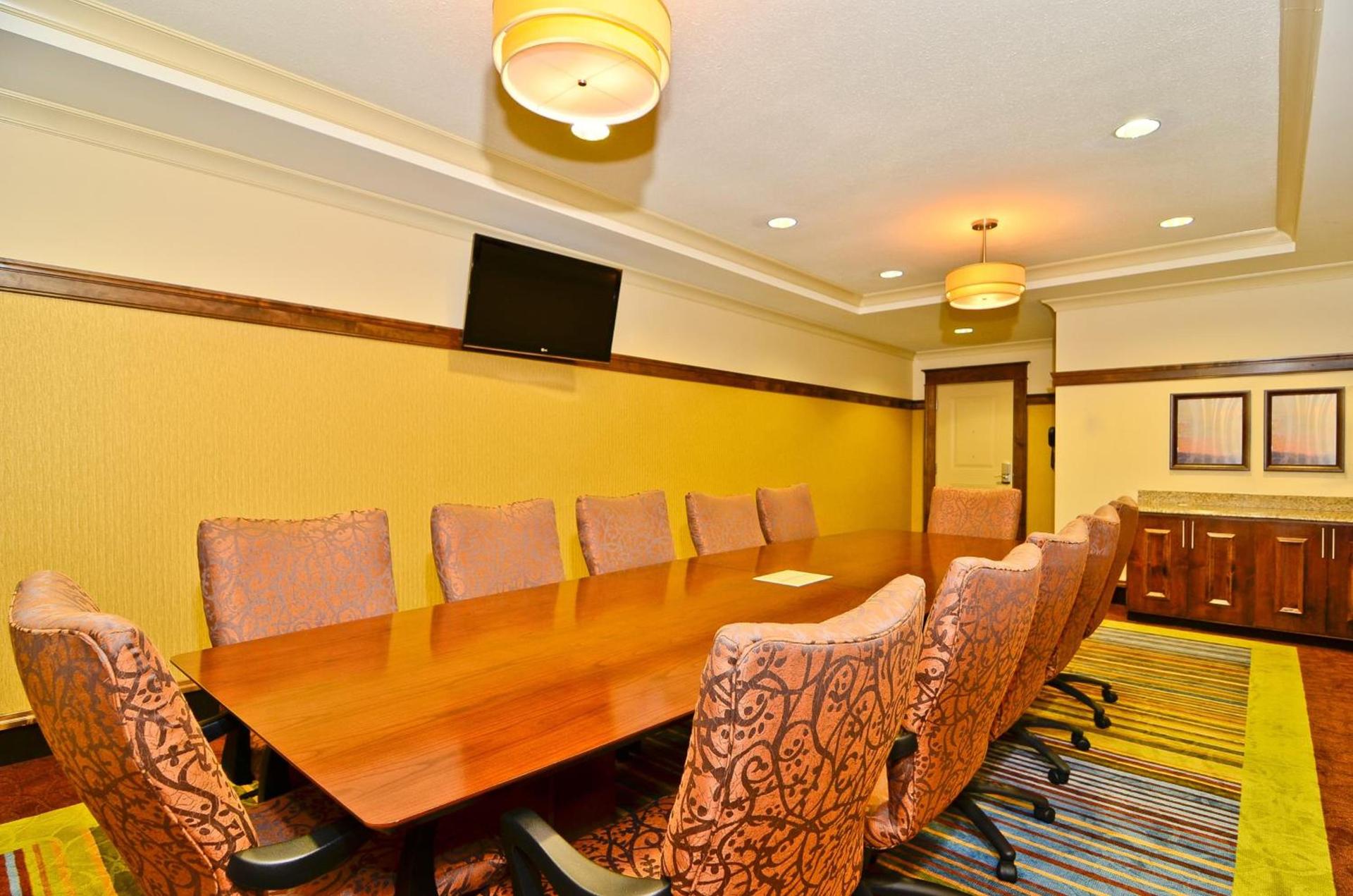 Holiday Inn Express & Suites - Williston by IHG photo 37