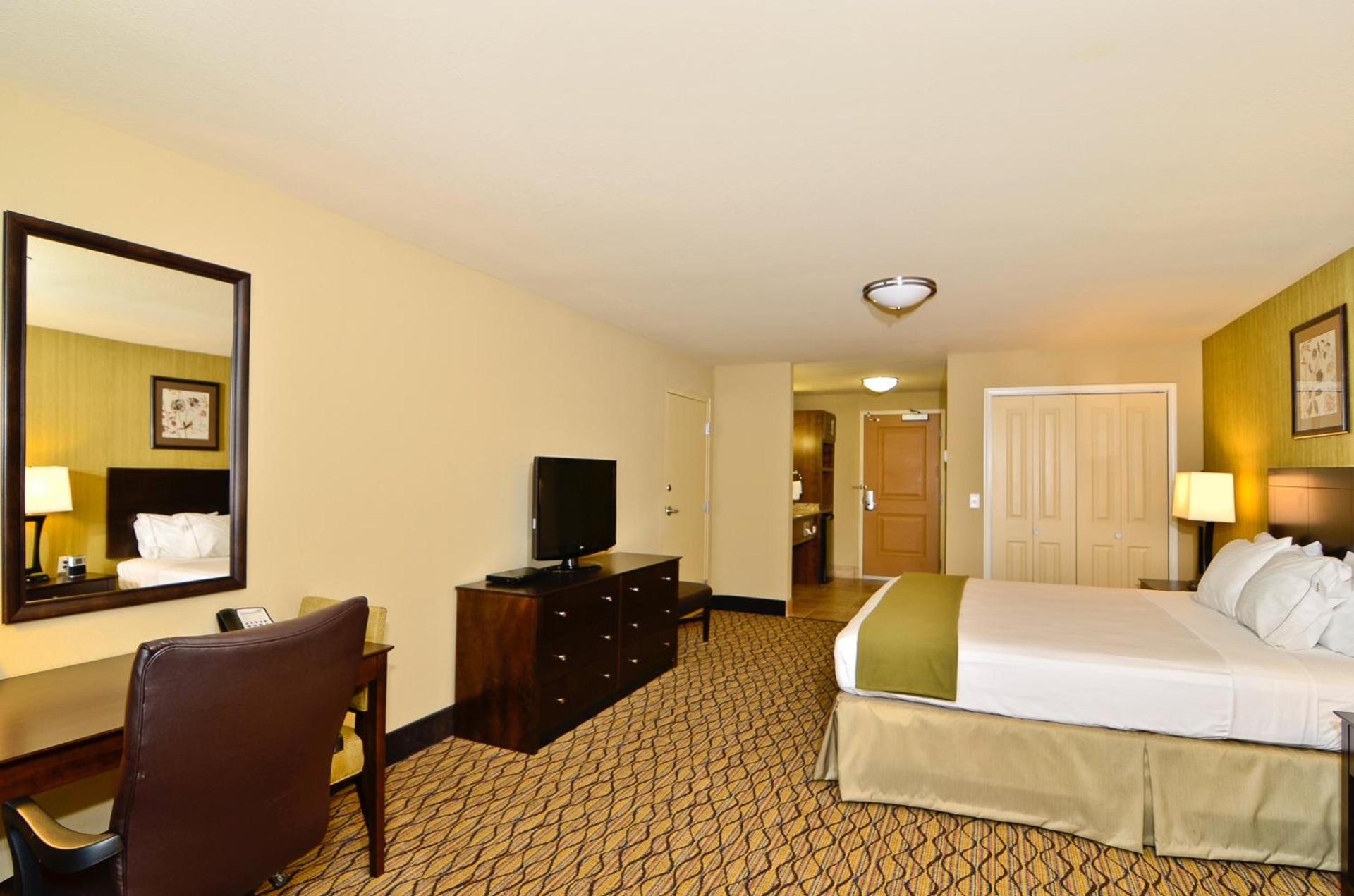 Holiday Inn Express & Suites - Williston by IHG photo 19