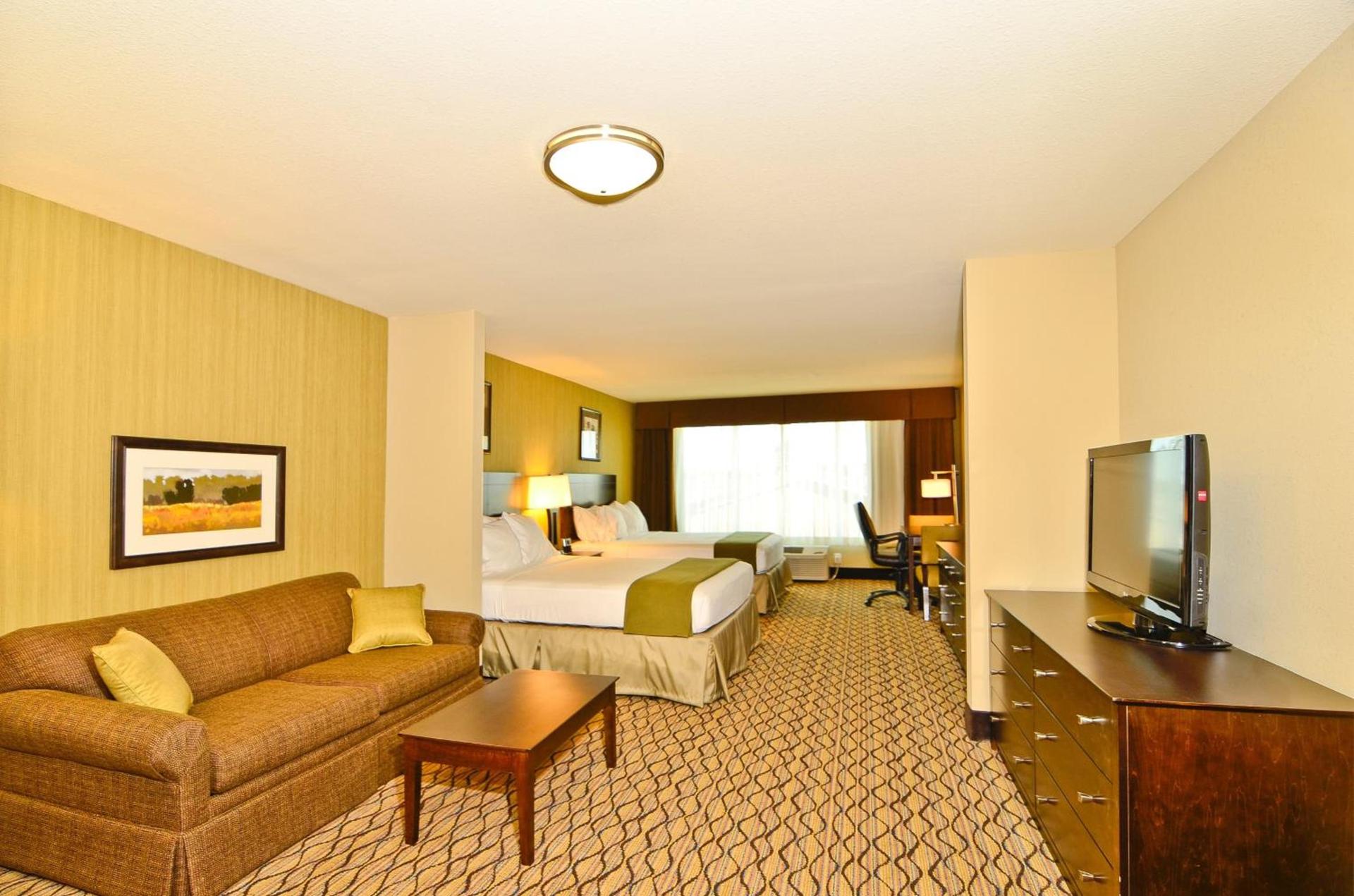 Holiday Inn Express & Suites - Williston by IHG photo 22