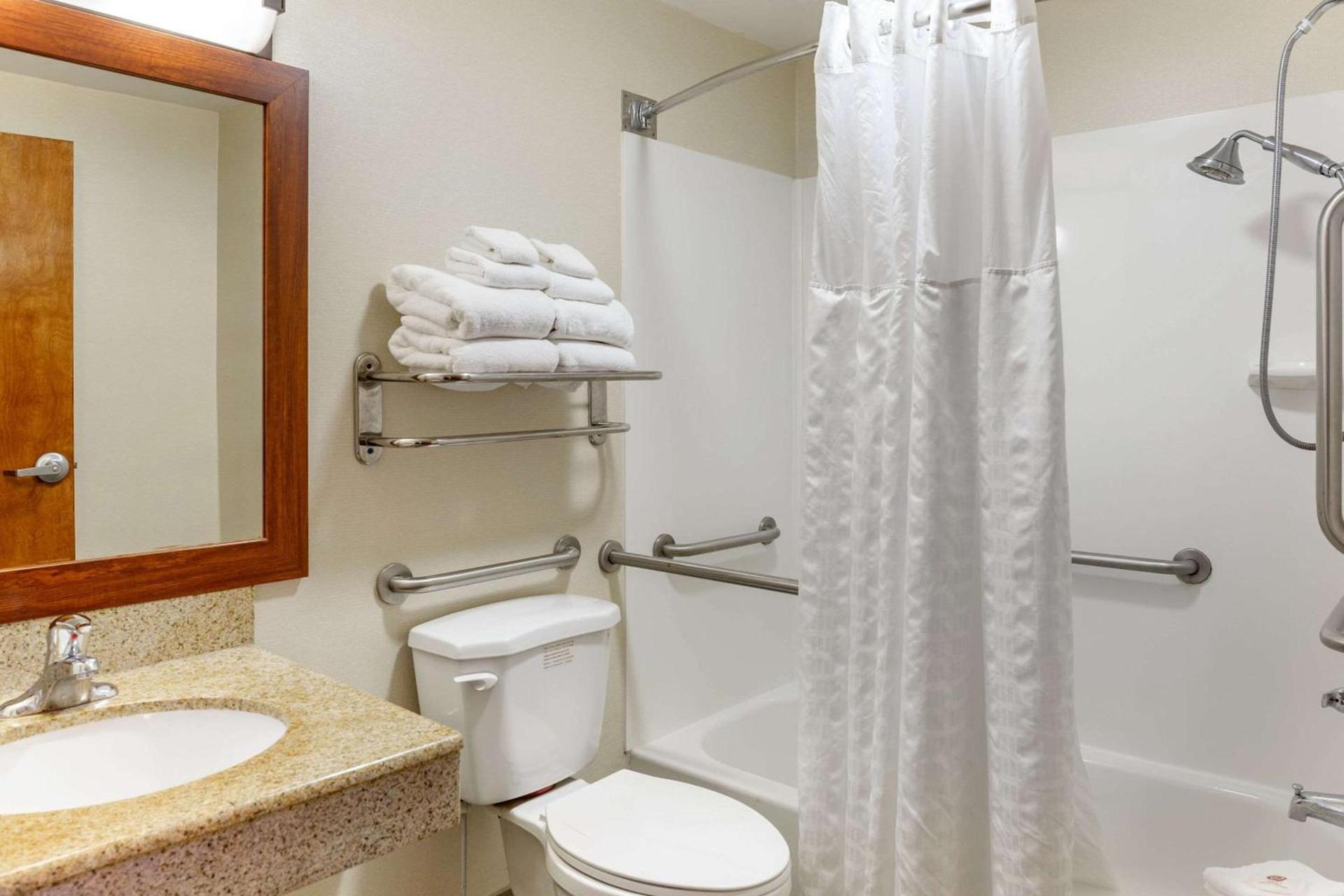 Comfort Inn Lancaster at Rockvale photo 29