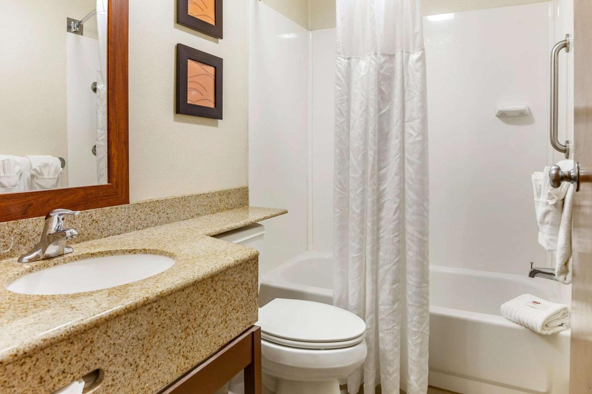 Comfort Inn Lancaster at Rockvale photo 31