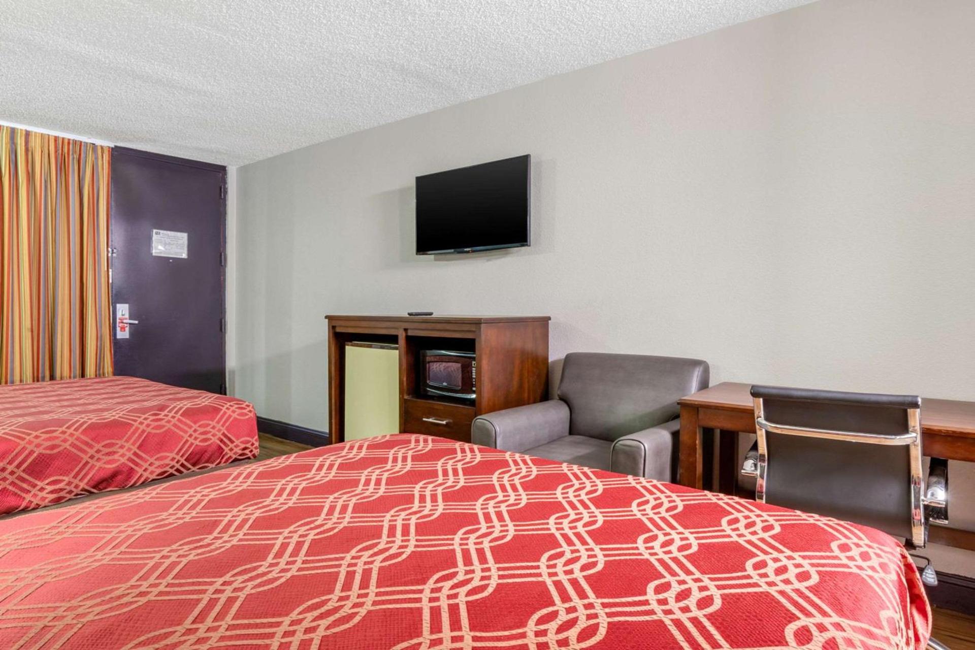 Econo Lodge Rock Hill Northeast photo 13