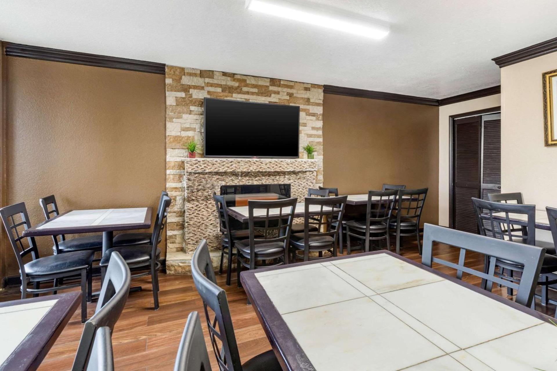 Econo Lodge Rock Hill Northeast photo 16