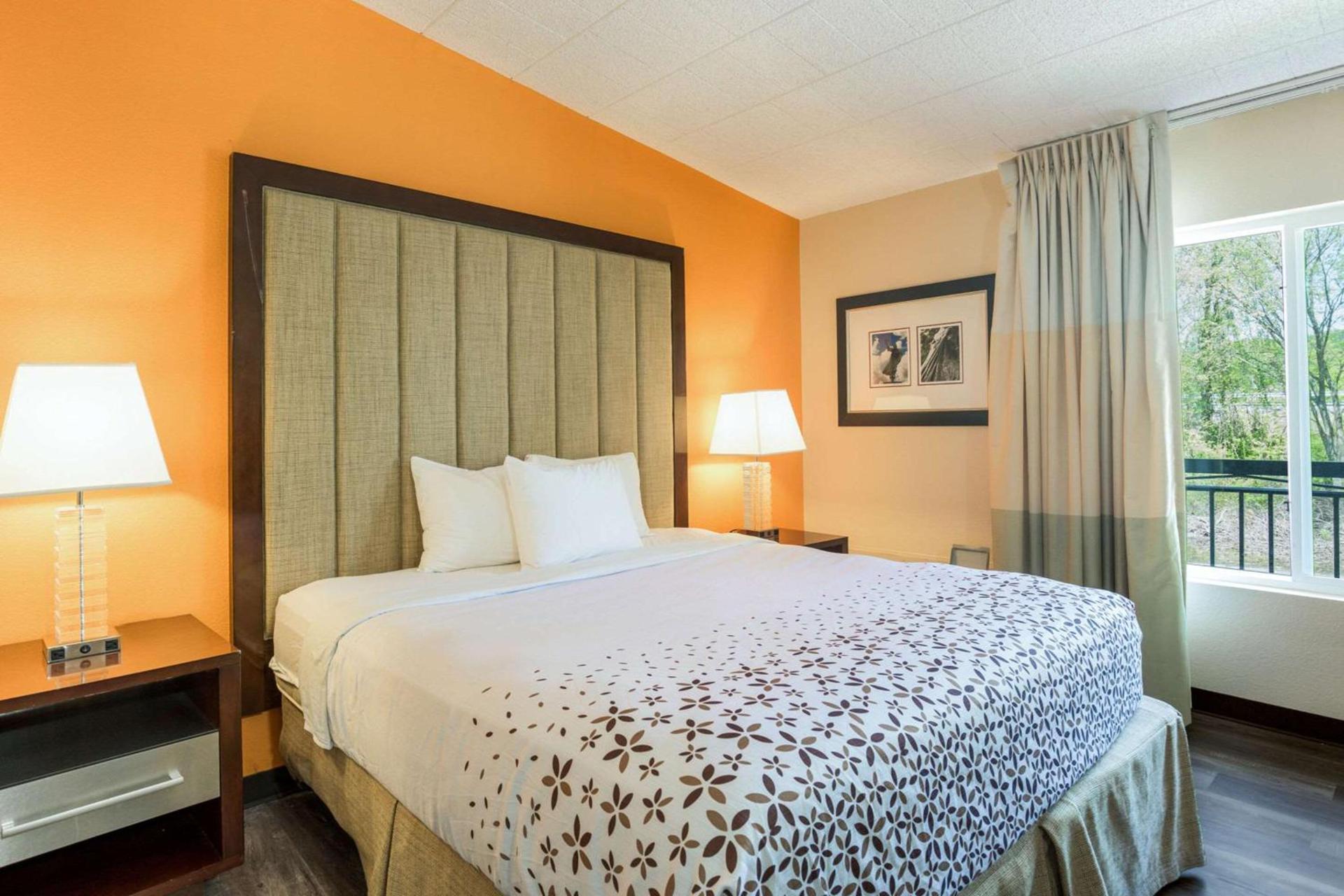 Fairmount Inn & Suites - Stroudsburg, Poconos photo 24