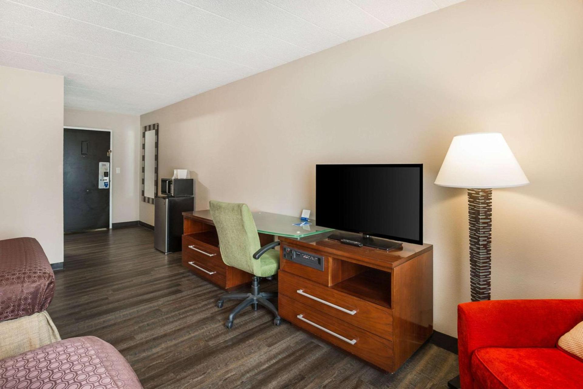 Fairmount Inn & Suites - Stroudsburg, Poconos photo 7