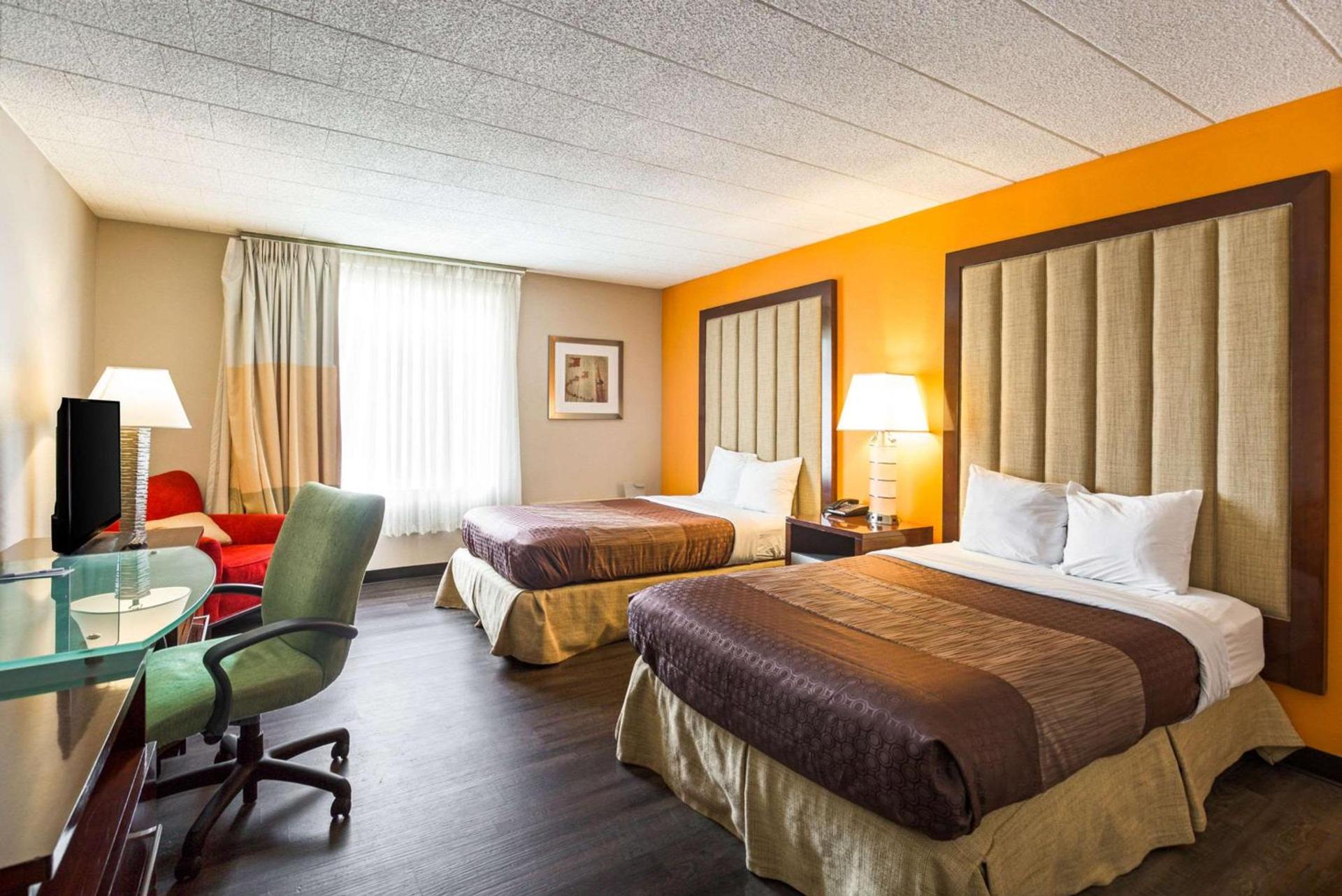 Fairmount Inn & Suites - Stroudsburg, Poconos photo 5