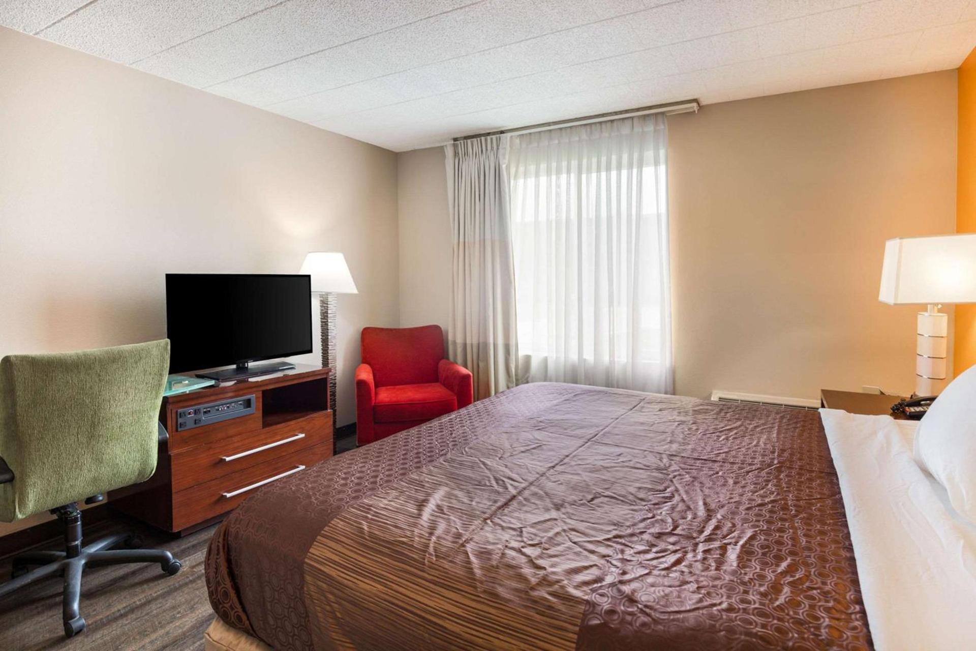 Fairmount Inn & Suites - Stroudsburg, Poconos photo 10