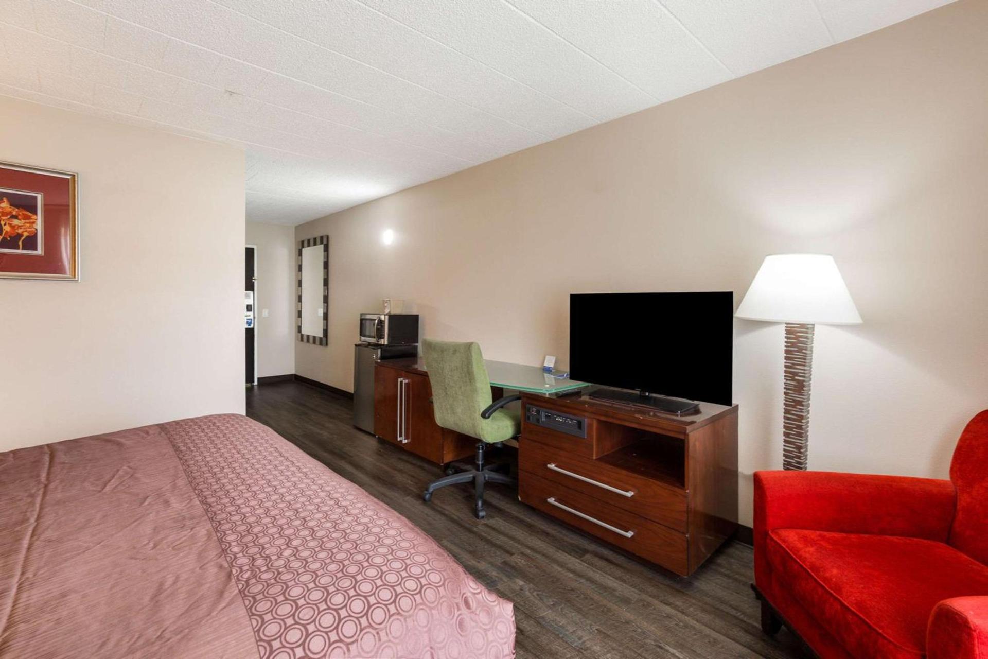 Fairmount Inn & Suites - Stroudsburg, Poconos photo 11