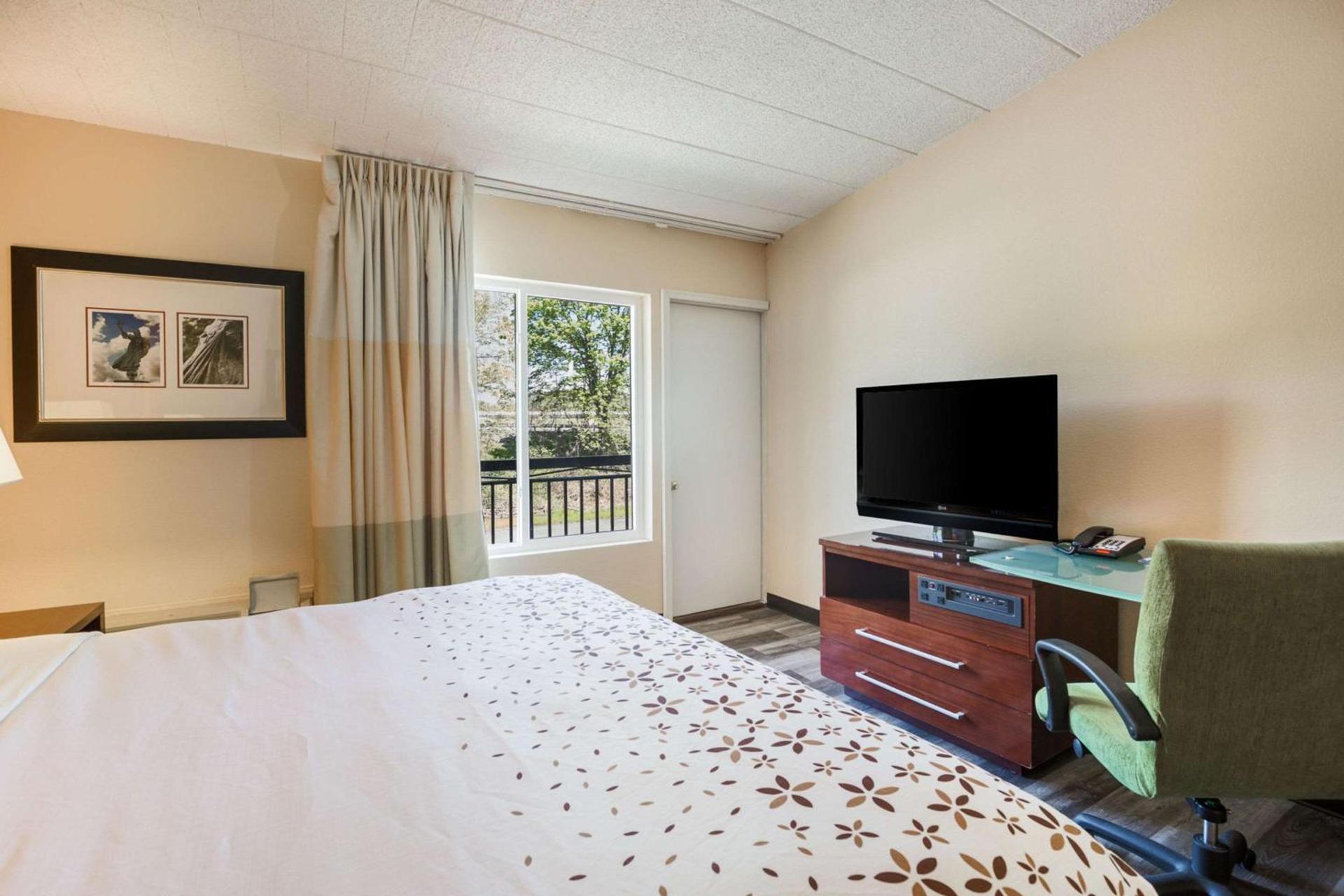 Fairmount Inn & Suites - Stroudsburg, Poconos photo 13