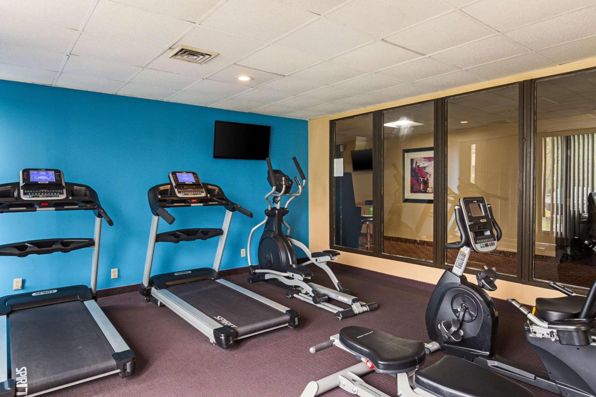 Fairmount Inn & Suites - Stroudsburg, Poconos photo 17
