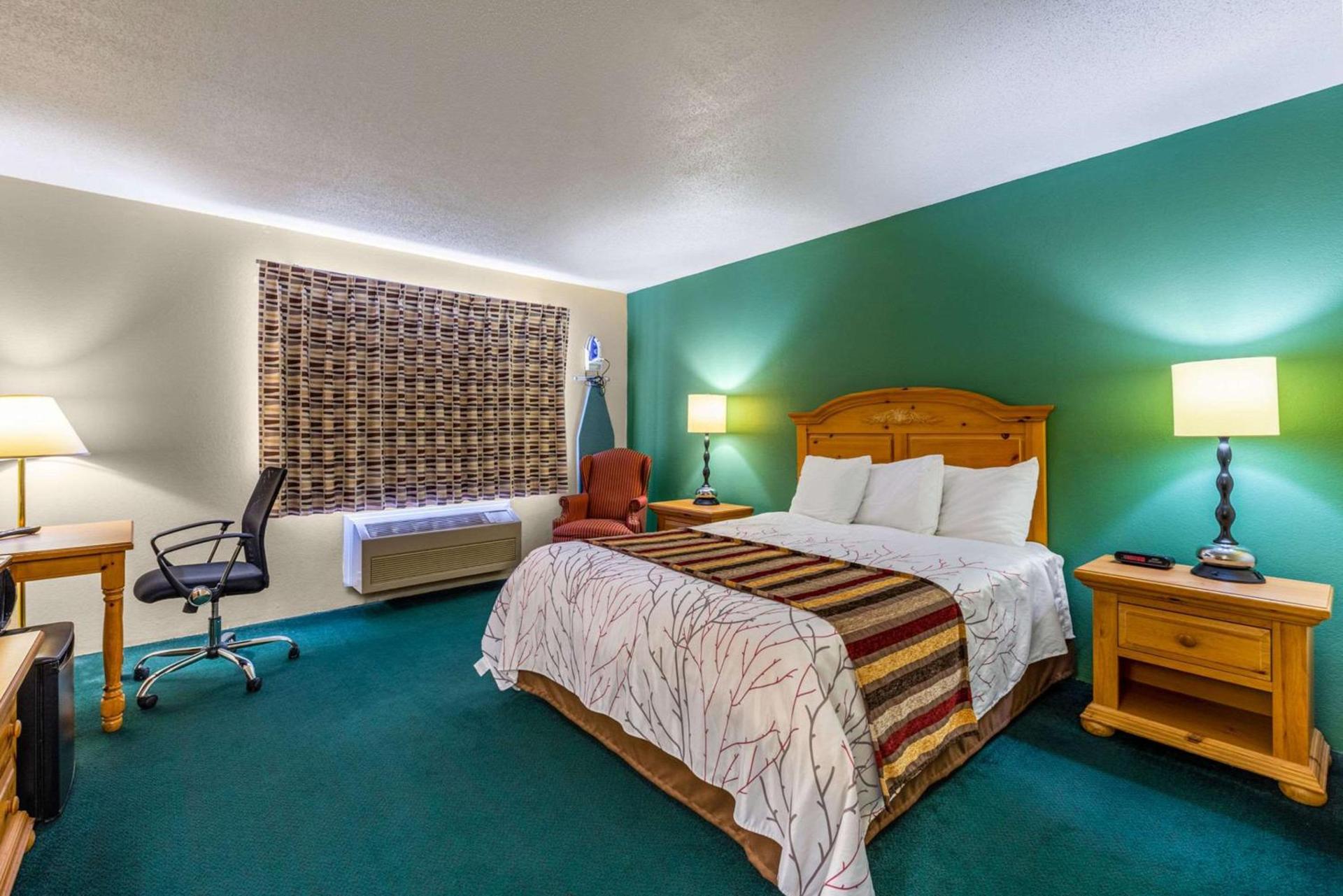 Royal Inn & Suites Milaca photo 7