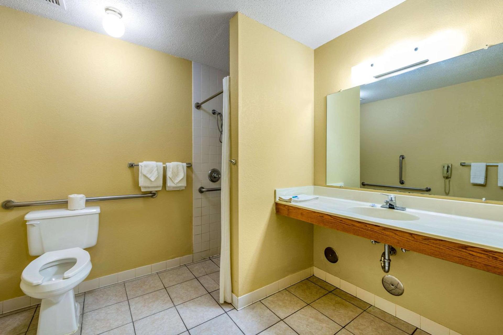 Royal Inn & Suites Milaca photo 10