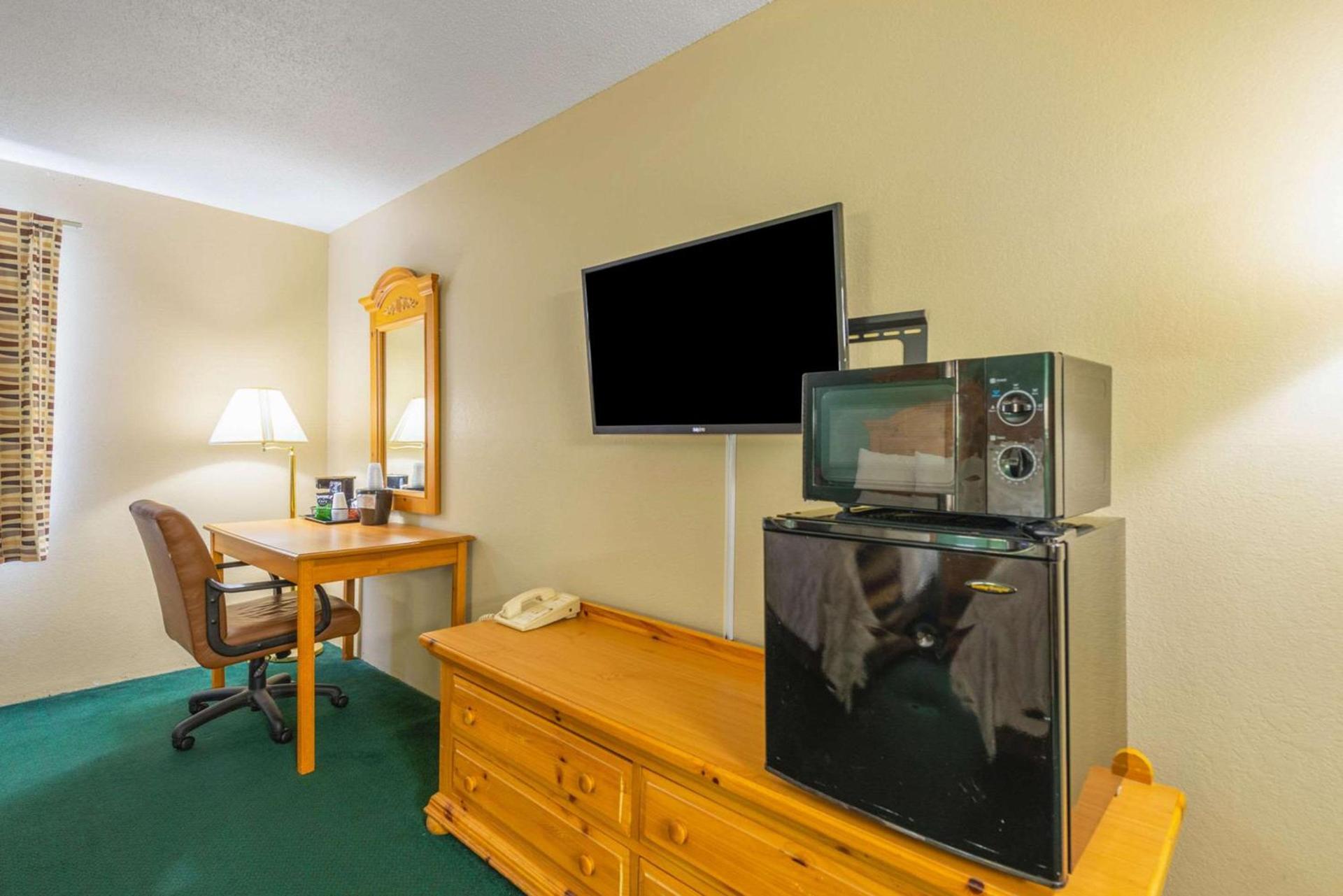 Royal Inn & Suites Milaca photo 13