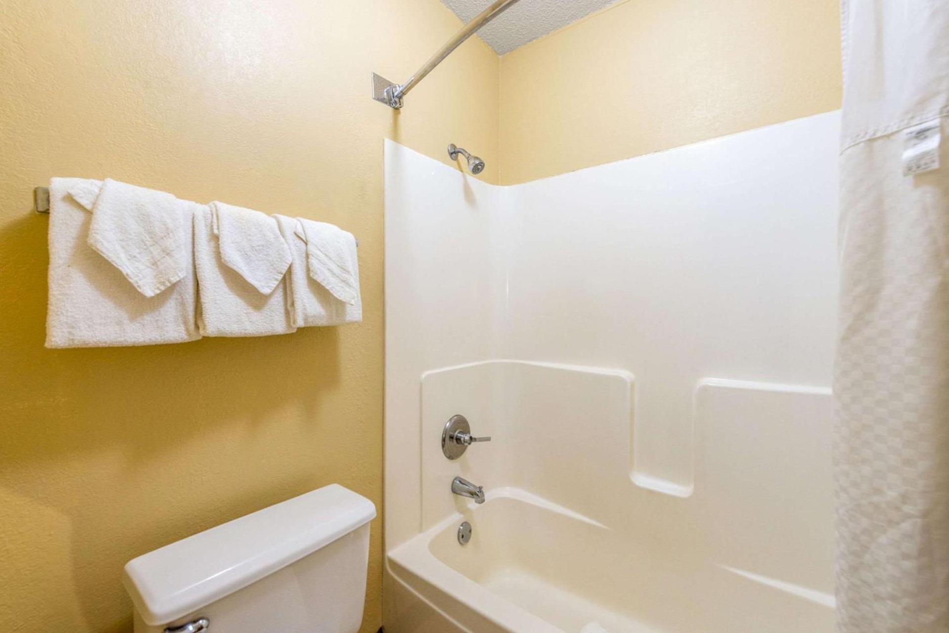 Royal Inn & Suites Milaca photo 14