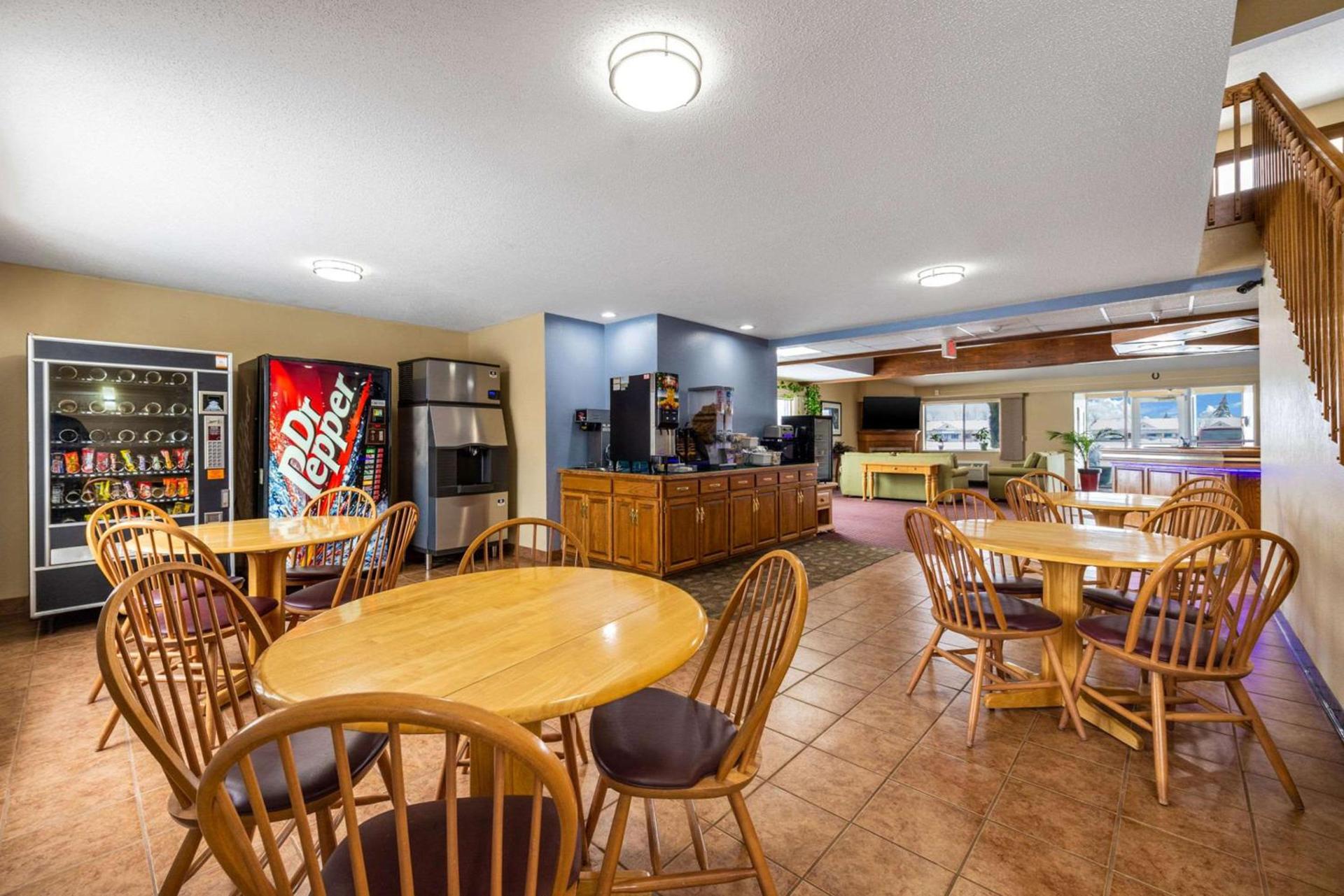 Royal Inn & Suites Milaca photo 21