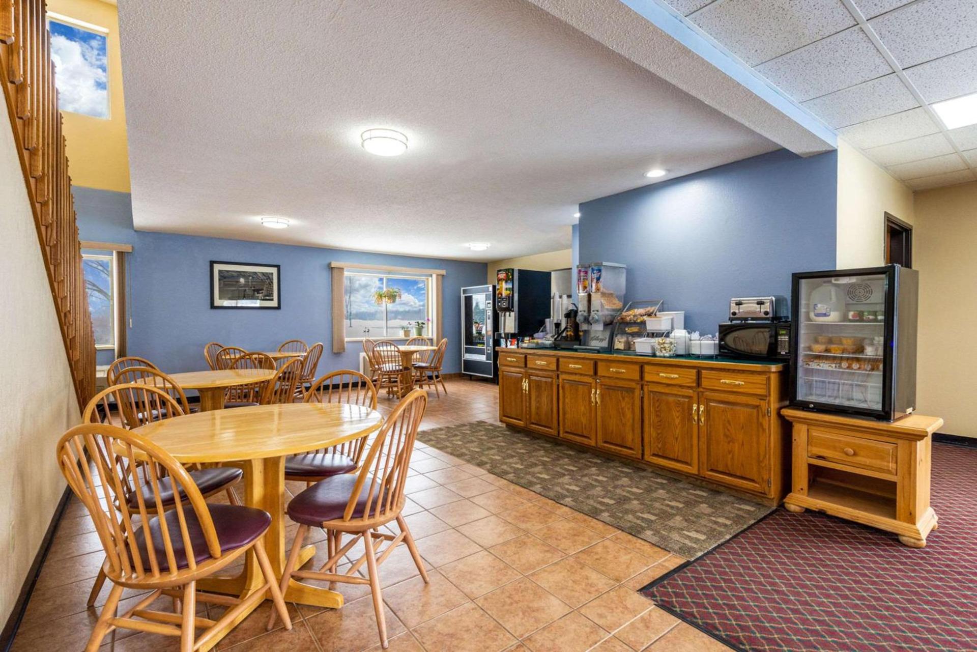 Royal Inn & Suites Milaca photo 25