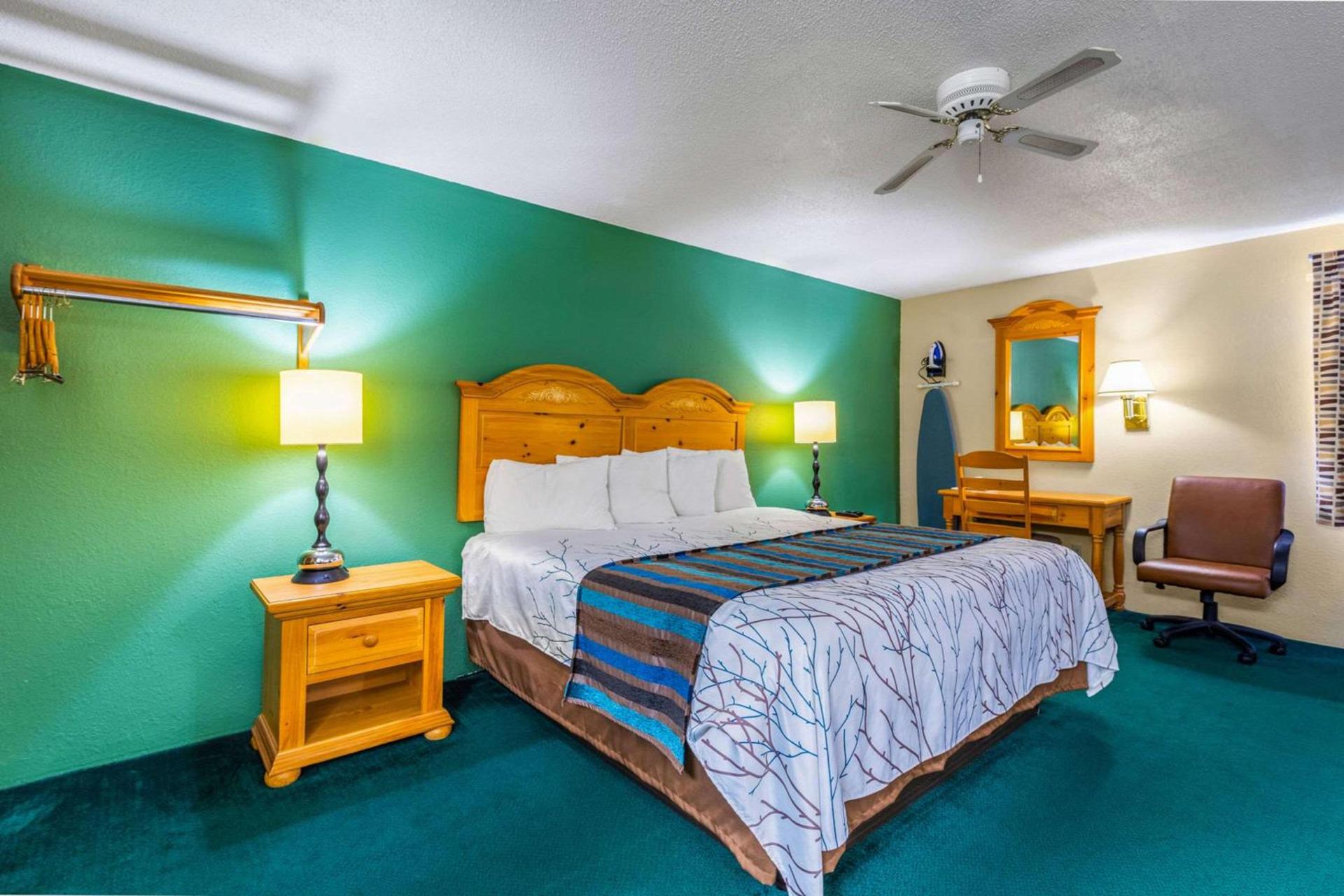 Royal Inn & Suites Milaca photo 16