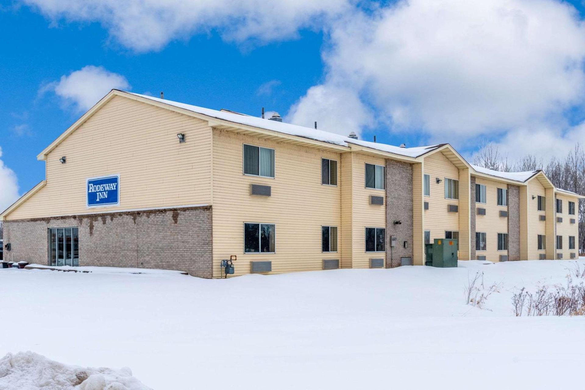 Royal Inn & Suites Milaca photo 1