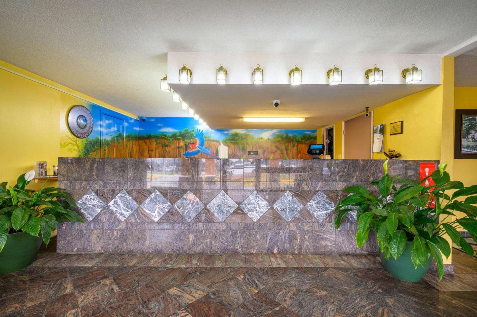 Econo Lodge Decatur South photo 4