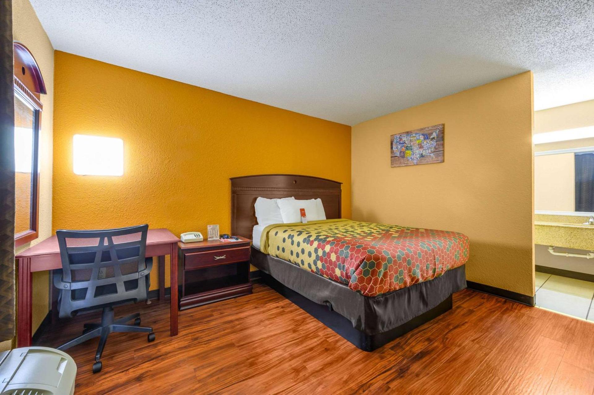 Econo Lodge Decatur South photo 6